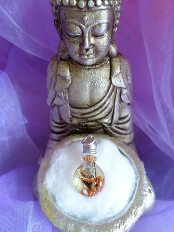 talisman magique chance pendentif bouddha